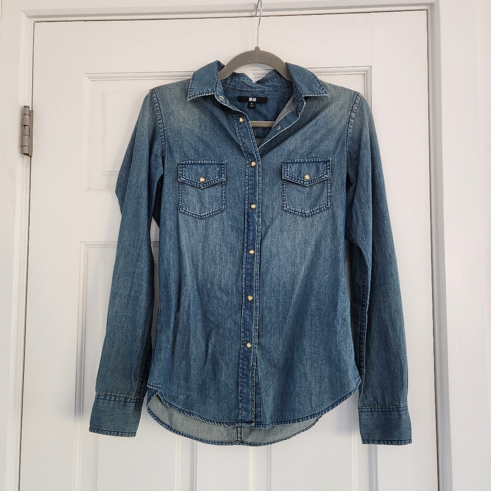 Uniqlo Jean shirt XS